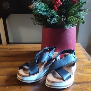 Chic Black Platform Sandals